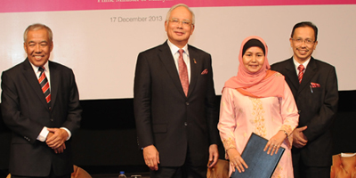 Prof Dr Fatimah Md Yusoff, an expert in aquatic ecology and limnology of the Department of Aquaculture of the Faculty of Agriculture, was among the 19 scientists who were made new Fellows of ASM this year.