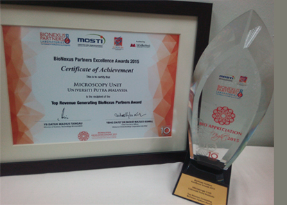 Microscopy Unit, Institute of Bioscience has won the BioNexus Partners Excellence Award 2015 by being the Top Revenue Generating BioNexus Partners Award